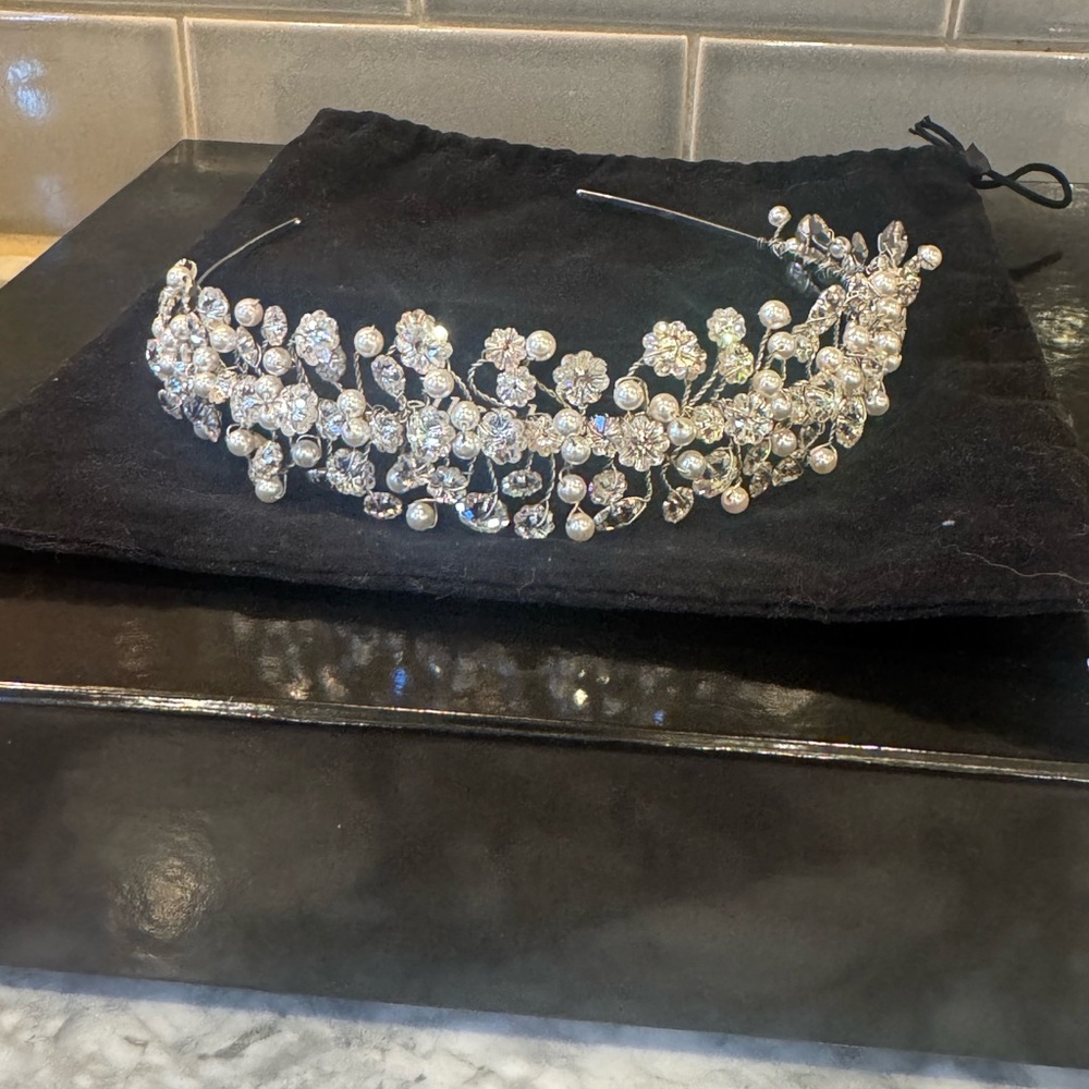 Ellen Hunter NYC Swarovski® crystals and pearls headband tiara